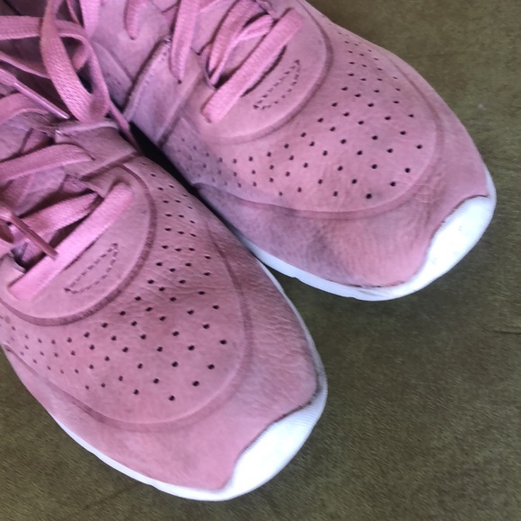 UGG treadlite tye suede sneaker - Picture 7 of 12